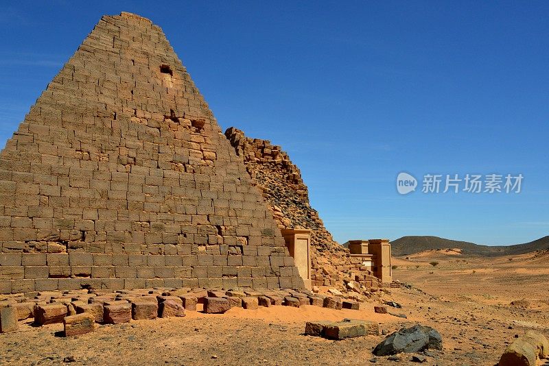 梅罗金字塔-阿卡马尼国王墓-南墓地-撒哈拉沙漠中的努比亚坟墓-联合国教科文组织世界遗产，苏丹贝格拉维亚- S6金字塔